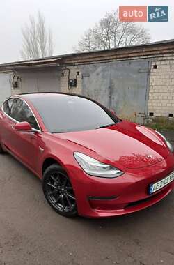 Седан Tesla Model 3 2018 в Дніпрі