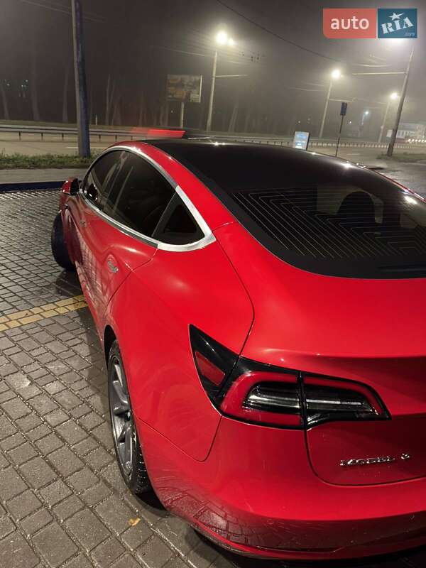 Седан Tesla Model 3 2018 в Днепре