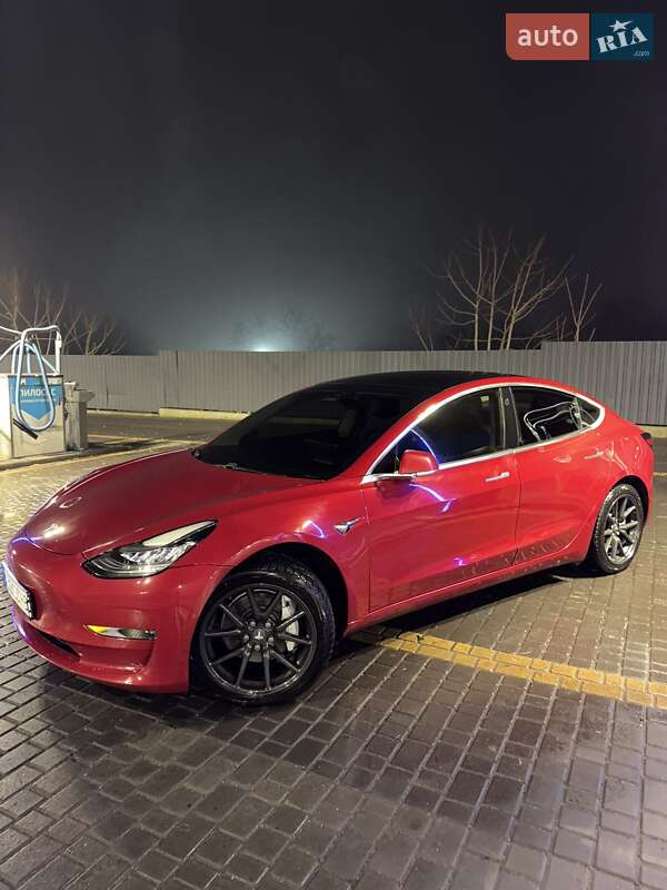 Седан Tesla Model 3 2018 в Днепре