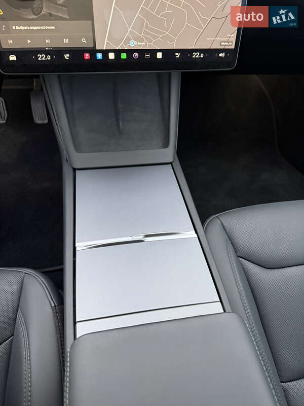 Седан Tesla Model 3 2024 в Золочеві