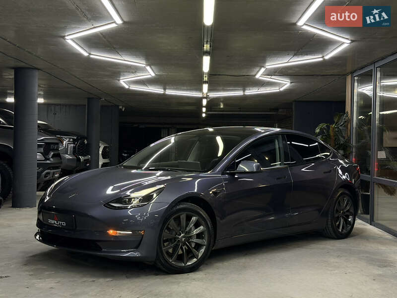 Седан Tesla Model 3 2023 в Одессе