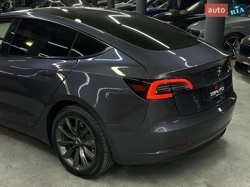 Седан Tesla Model 3 2023 в Одессе