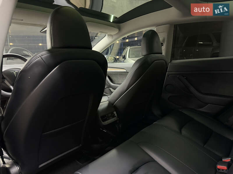Седан Tesla Model 3 2023 в Одессе
