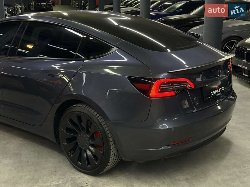 Седан Tesla Model 3 2021 в Одессе