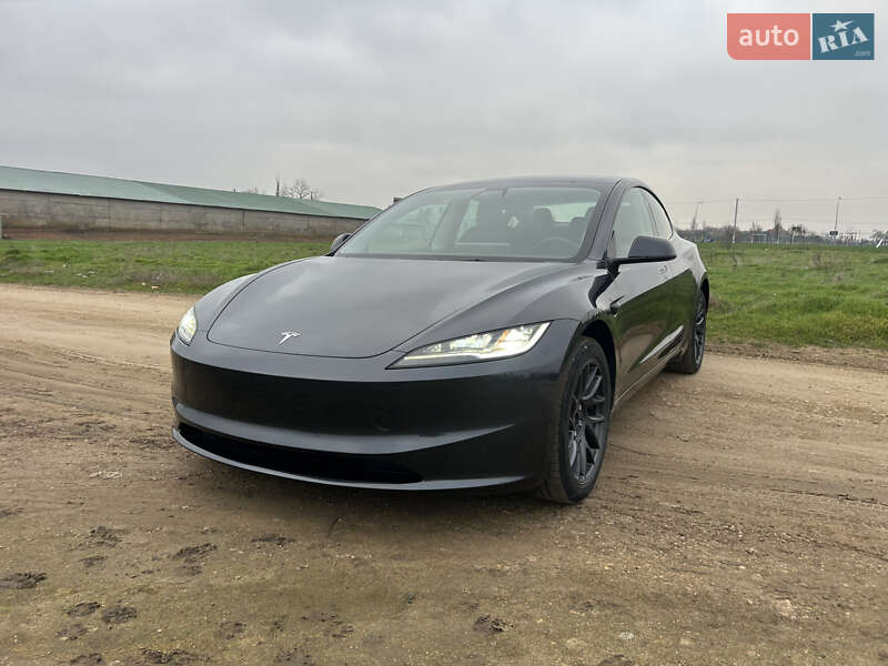 Седан Tesla Model 3 2024 в Одесі