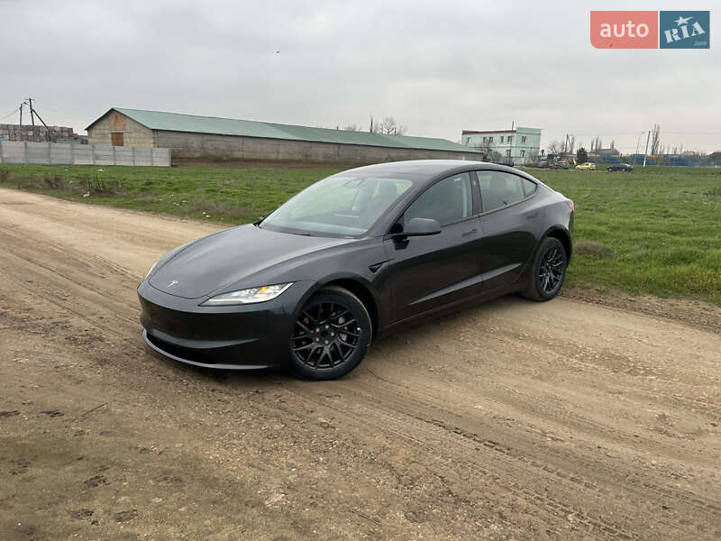 Седан Tesla Model 3 2024 в Одесі
