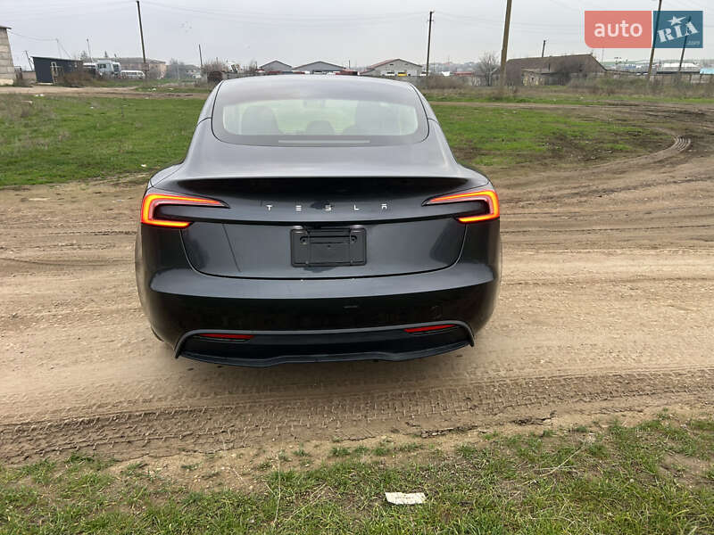 Седан Tesla Model 3 2024 в Одесі