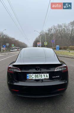 Седан Tesla Model 3 2019 в Львове
