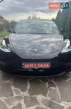 Седан Tesla Model 3 2022 в Ужгороде