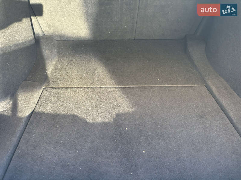 Седан Tesla Model 3 2019 в Львові