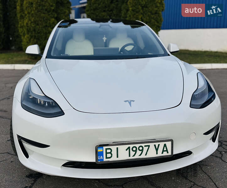 Седан Tesla Model 3 2023 в Полтаве