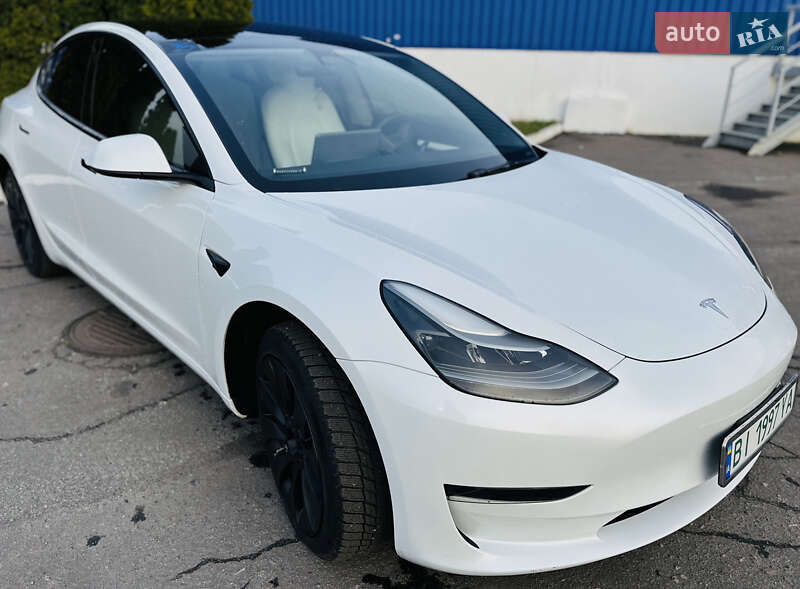 Седан Tesla Model 3 2023 в Полтаве