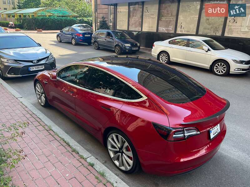 Седан Tesla Model 3 2019 в Києві