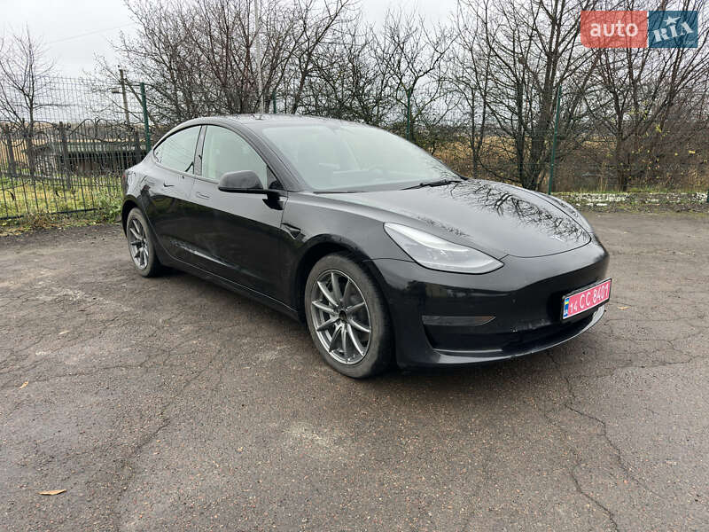Седан Tesla Model 3 2022 в Львове