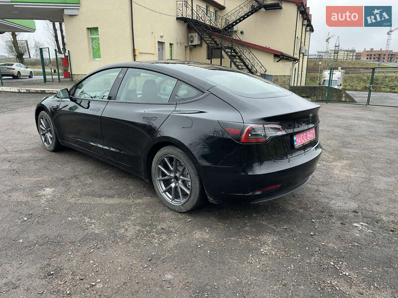 Седан Tesla Model 3 2022 в Львове