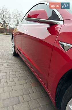 Седан Tesla Model 3 2018 в Луцке