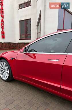 Седан Tesla Model 3 2018 в Луцке
