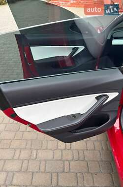 Седан Tesla Model 3 2018 в Луцке