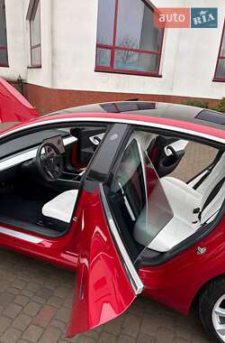Седан Tesla Model 3 2018 в Луцке