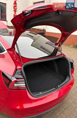 Седан Tesla Model 3 2018 в Луцке