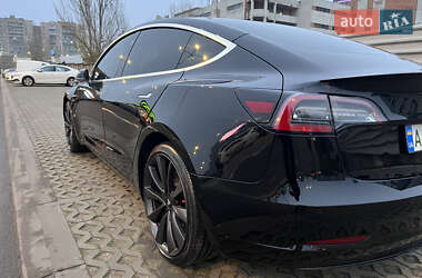 Седан Tesla Model 3 2019 в Киеве