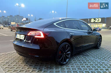 Седан Tesla Model 3 2019 в Киеве