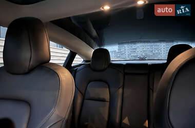 Седан Tesla Model 3 2019 в Киеве