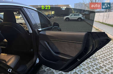 Седан Tesla Model 3 2019 в Киеве