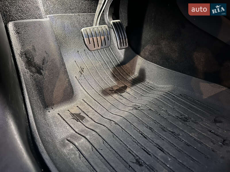 Седан Tesla Model 3 2019 в Киеве фото 63 Седан Tesla Model 3 2019 в Киеве