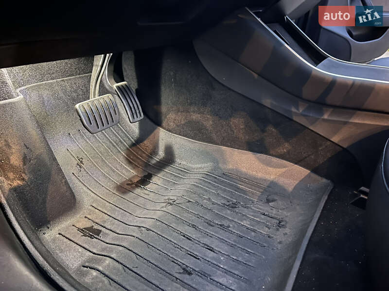 Седан Tesla Model 3 2019 в Киеве фото 71 Седан Tesla Model 3 2019 в Киеве