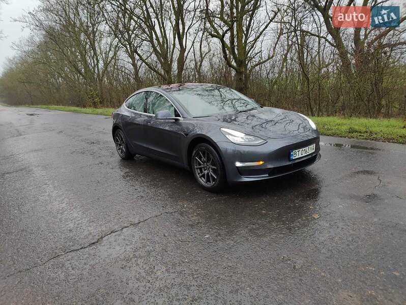 Седан Tesla Model 3 2018 в Одессе
