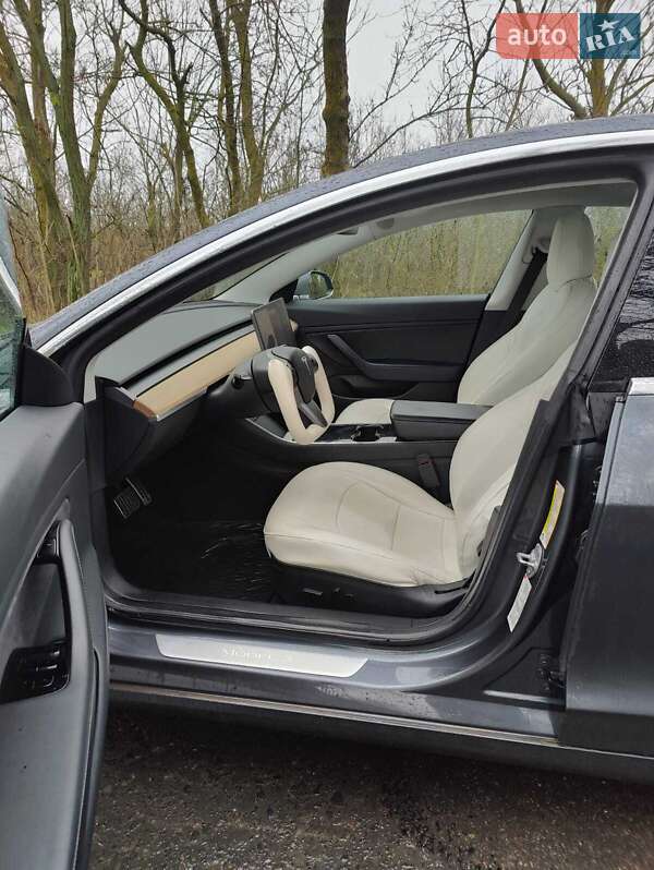 Седан Tesla Model 3 2018 в Одессе