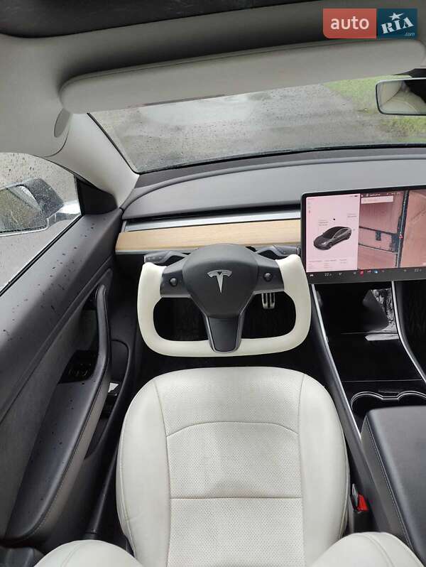 Седан Tesla Model 3 2018 в Одессе