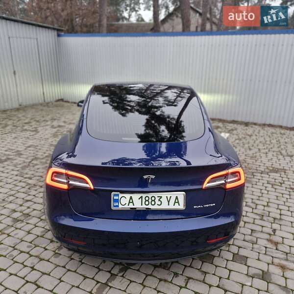 Седан Tesla Model 3 2019 в Смеле