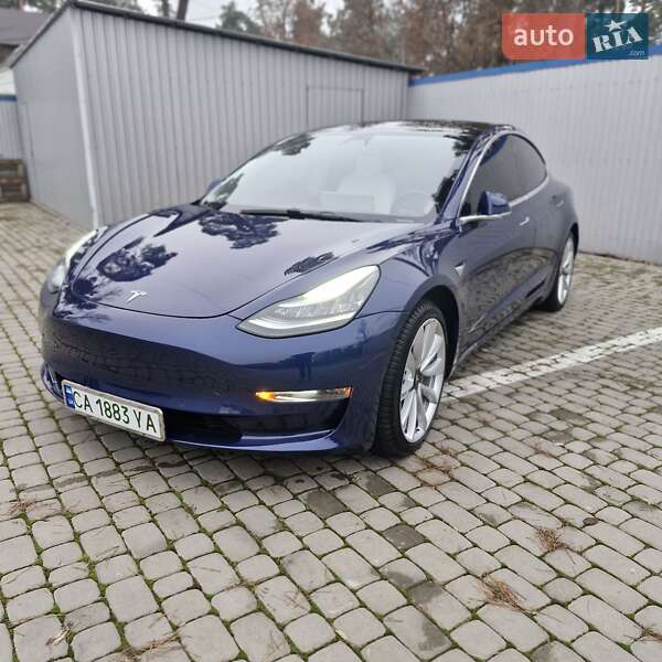 Седан Tesla Model 3 2019 в Смеле