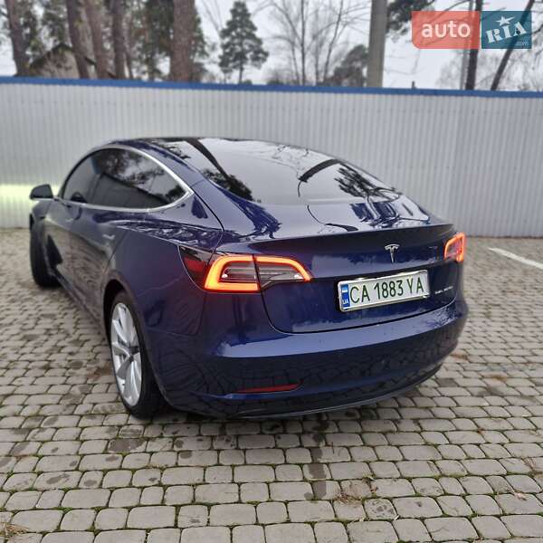 Седан Tesla Model 3 2019 в Смеле