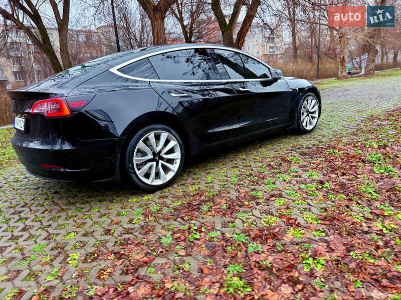 Седан Tesla Model 3 2019 в Харкові