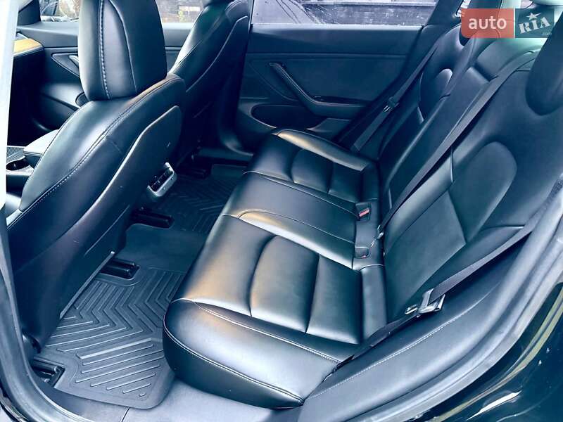 Седан Tesla Model 3 2019 в Харкові