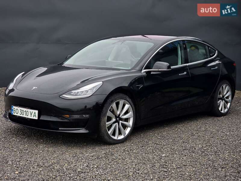 Седан Tesla Model 3 2018 в Тернополе