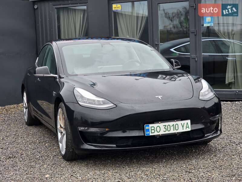 Седан Tesla Model 3 2018 в Тернополе