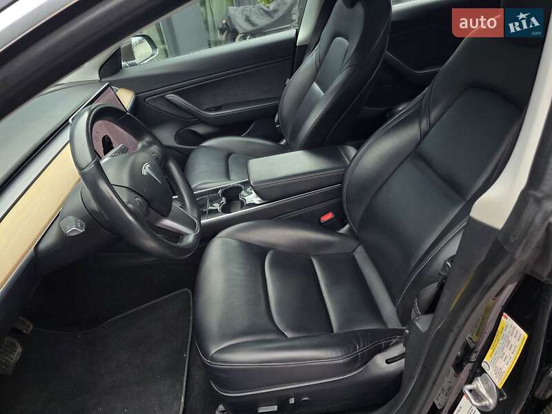 Седан Tesla Model 3 2018 в Тернополе