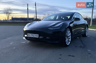 Седан Tesla Model 3 2019 в Измаиле