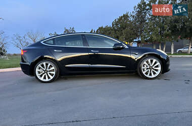 Седан Tesla Model 3 2019 в Измаиле