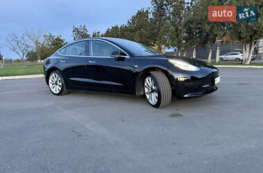 Седан Tesla Model 3 2019 в Измаиле