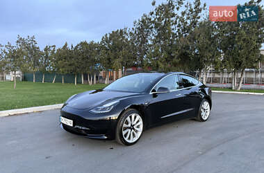 Седан Tesla Model 3 2019 в Измаиле