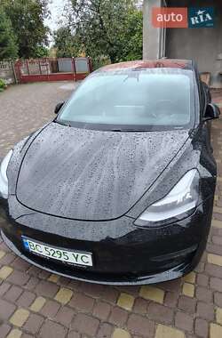 Седан Tesla Model 3 2019 в Львові