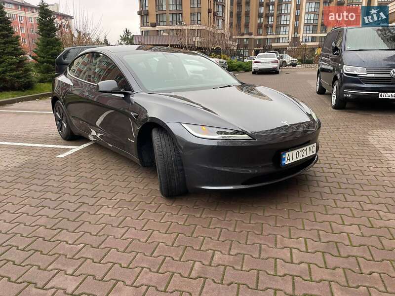 Седан Tesla Model 3 2024 в Києві