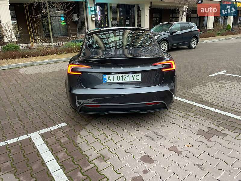 Седан Tesla Model 3 2024 в Києві
