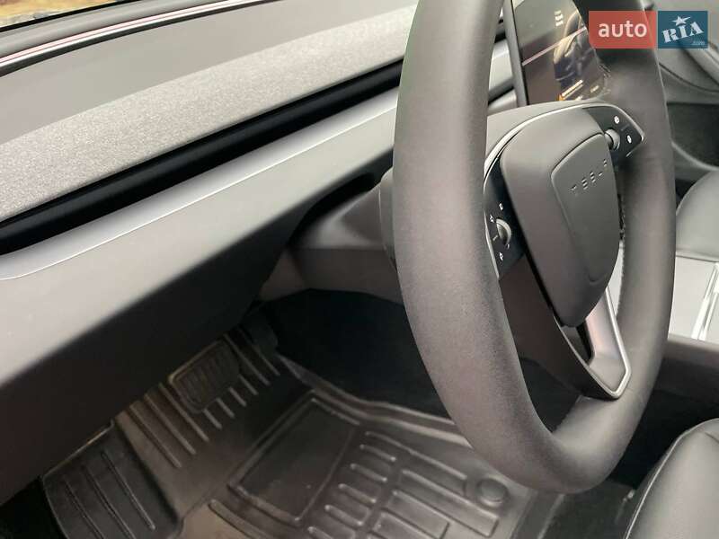 Седан Tesla Model 3 2024 в Києві
