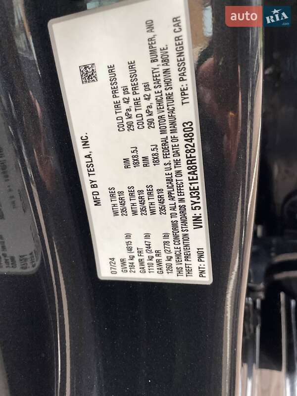 Седан Tesla Model 3 2024 в Києві